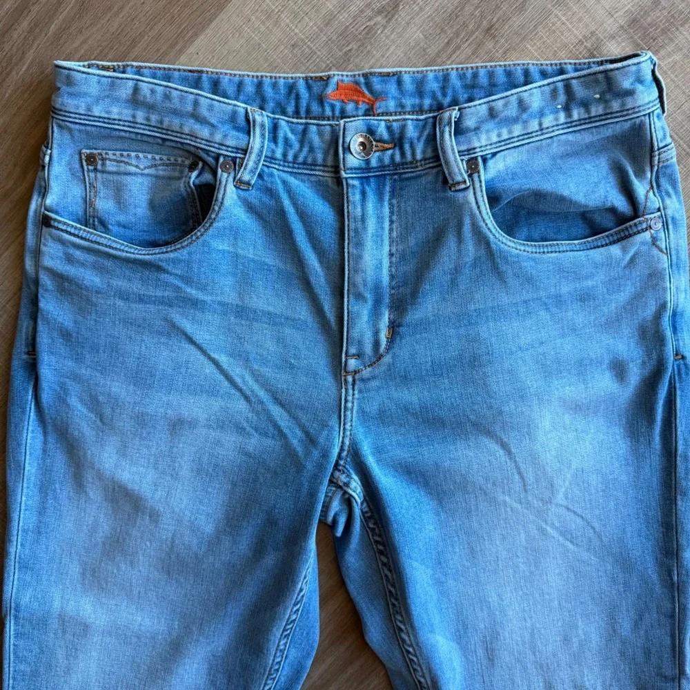 Tommy Bahama Mens Light Wash Straight Leg Denim Jeans 35x30 ST124366